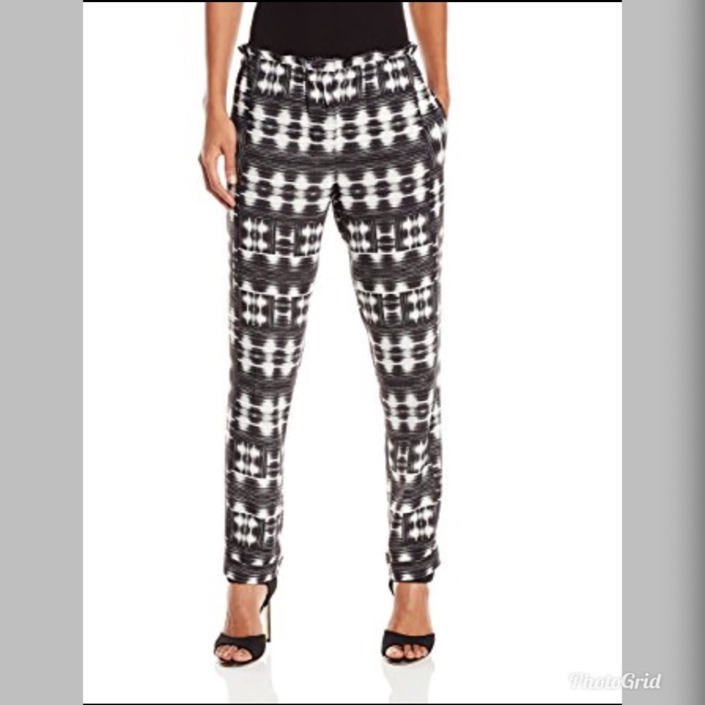 BCBG cropped printed pants